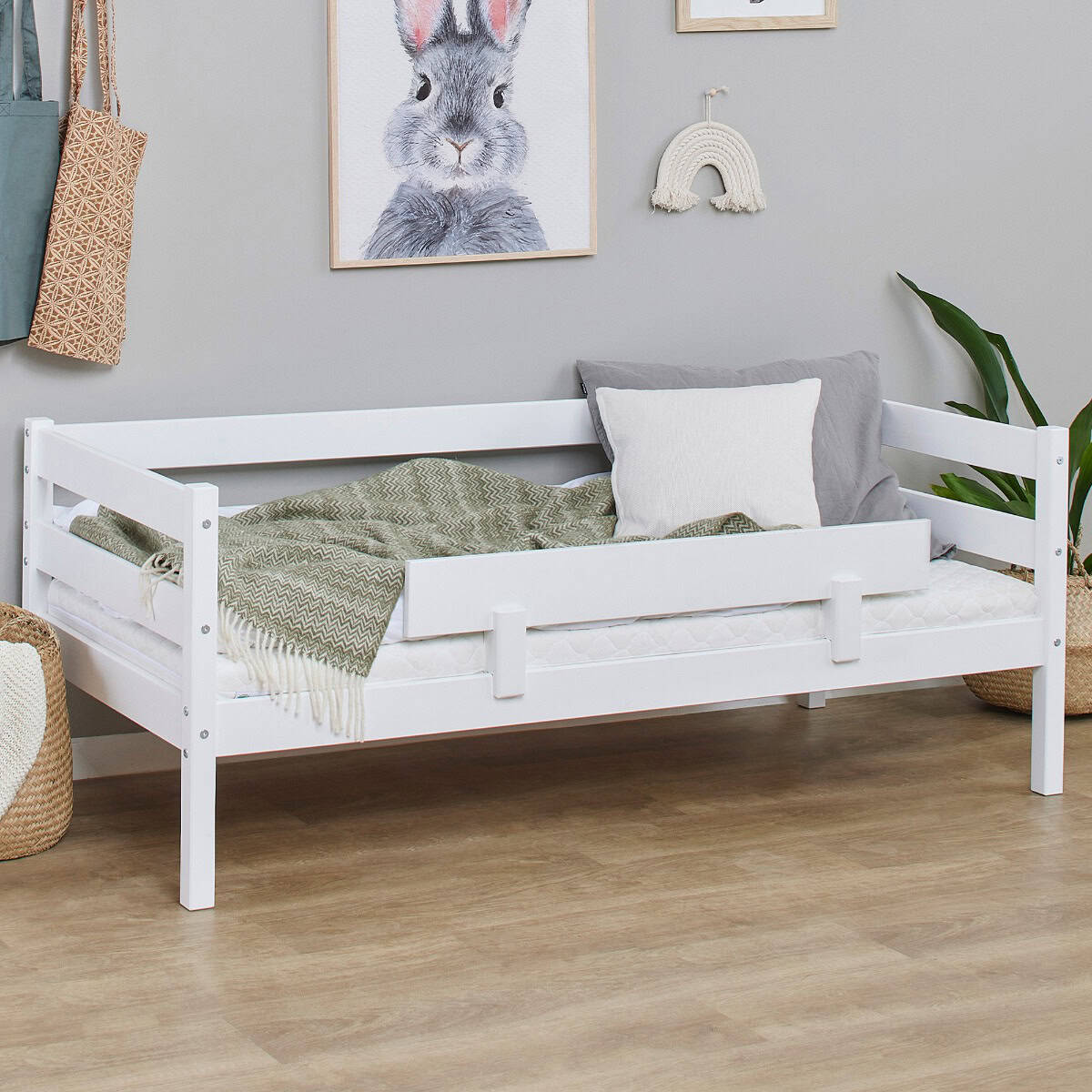 Hoppekids Shorty Daybed with Safety Rail – White