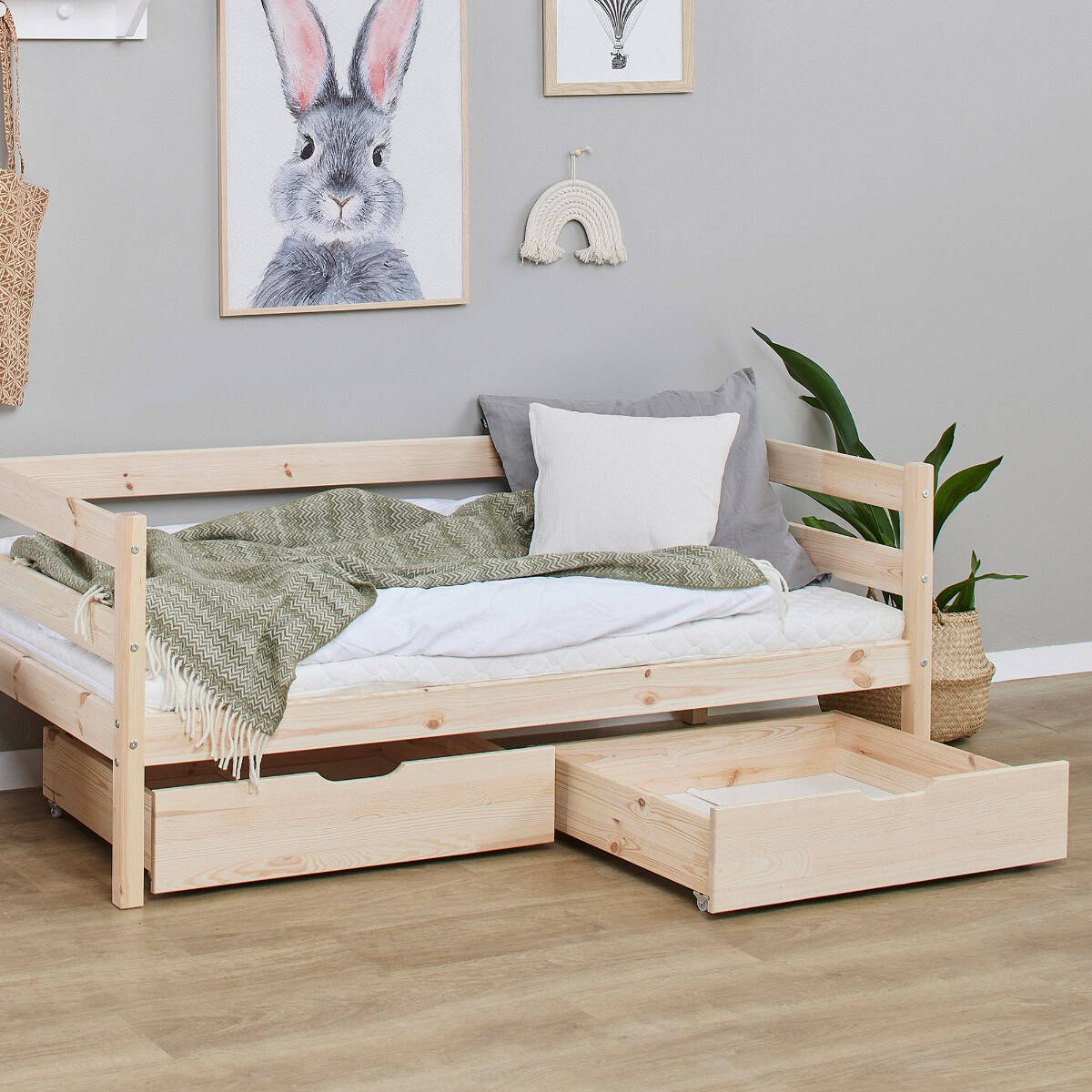 Hoppekids Shorty Daybed with Drawers – Natural