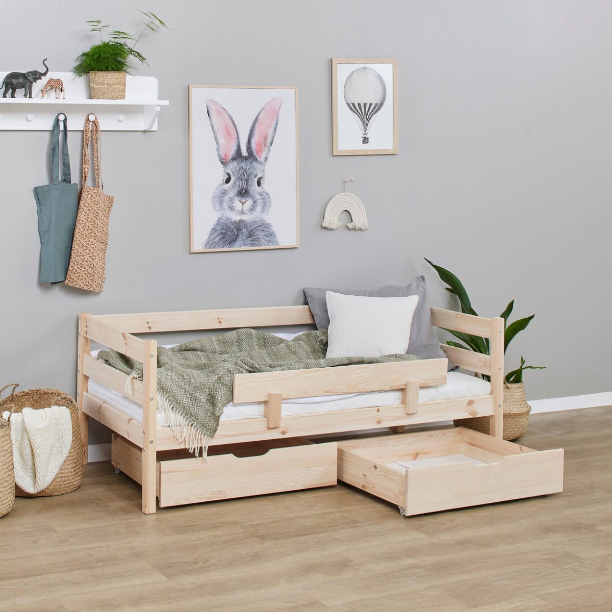 Hoppekids Shorty Daybed with Safety Rail & Drawers – Natural