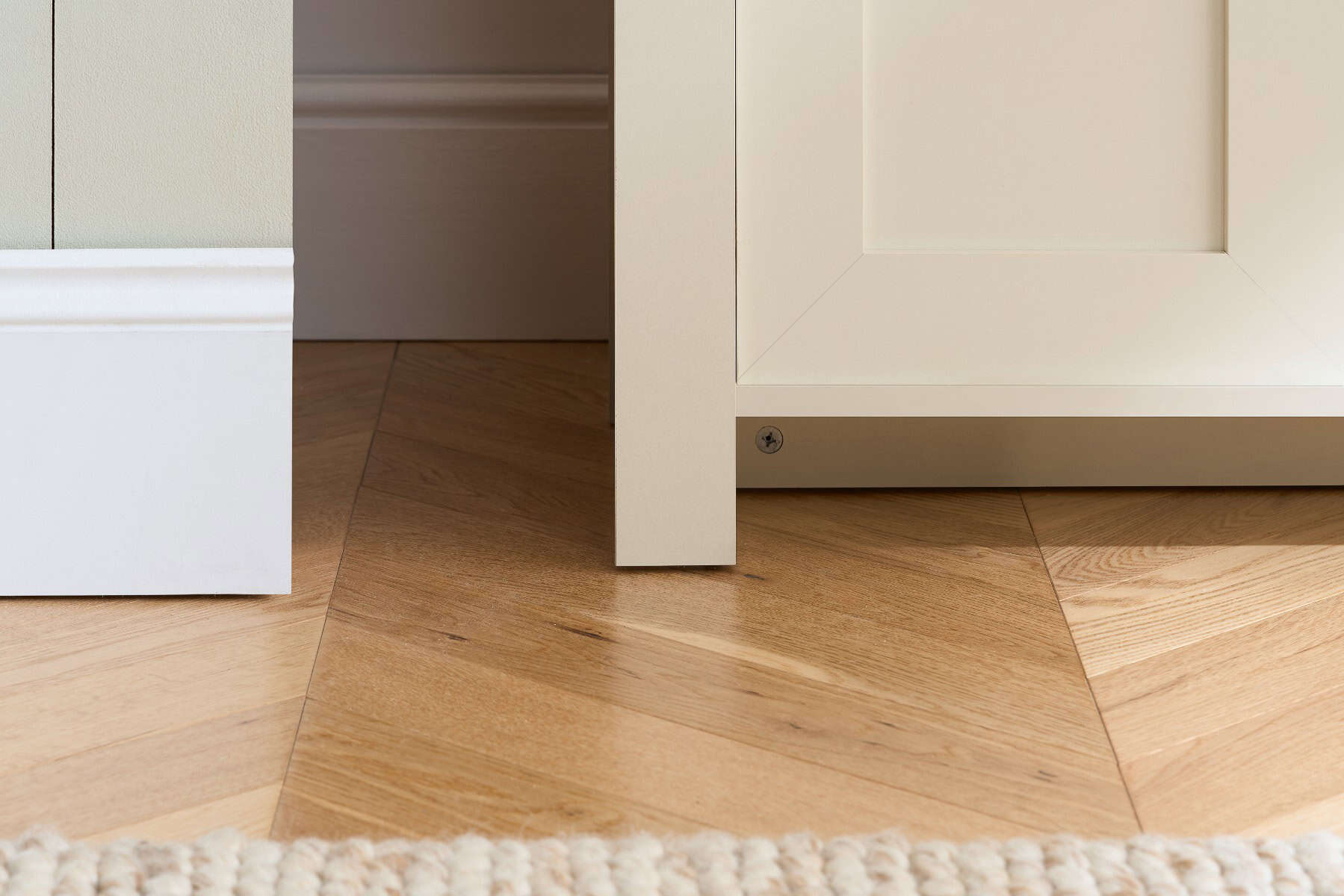Highgate Corner TV Unit - Cream & Oak - Image 3