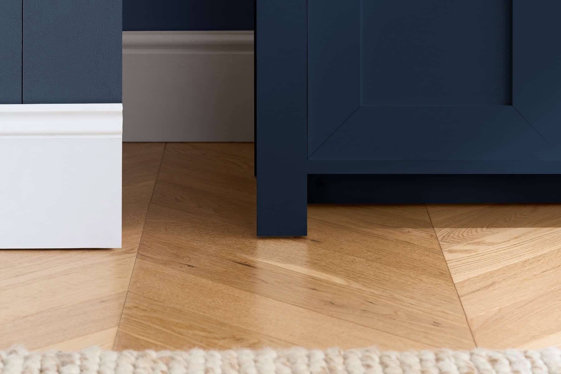 Highgate Small TV Unit - Navy & Oak - Image 3