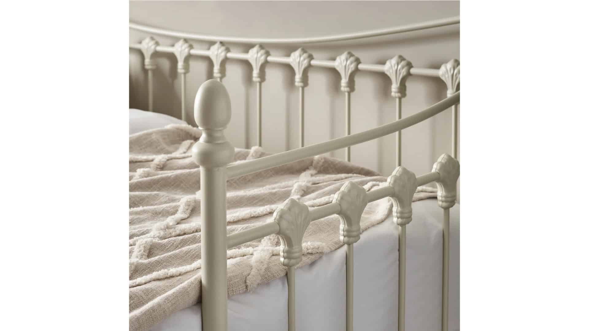 3ft Louis Day Bed with Trundle - Eggshell White - Image 3