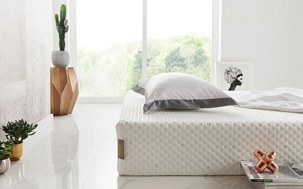 Studio By Silentnight 4ft6 Medium Mattress - Image 3