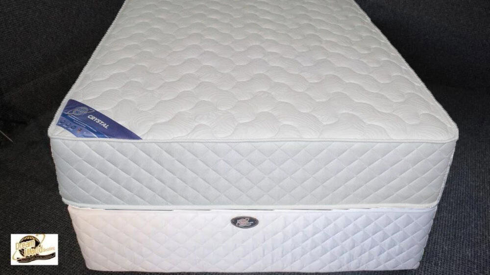 Dreamworld 4ft6 Crystal Divan Bed
