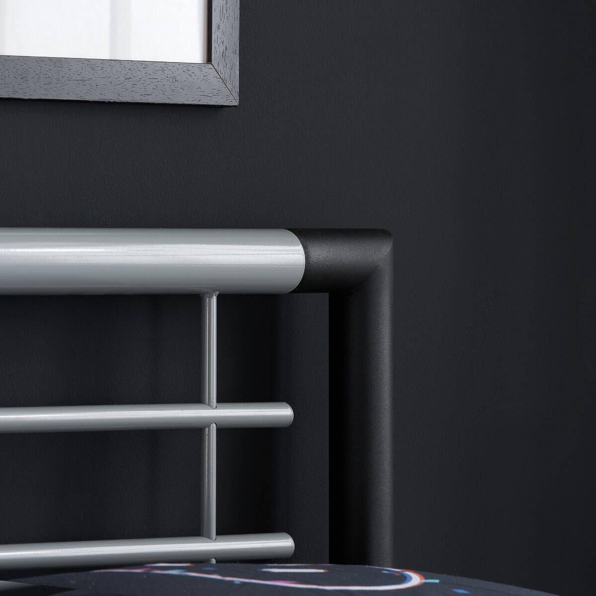 4ft6 Faro Bedframe - Silver/Black - Image 3