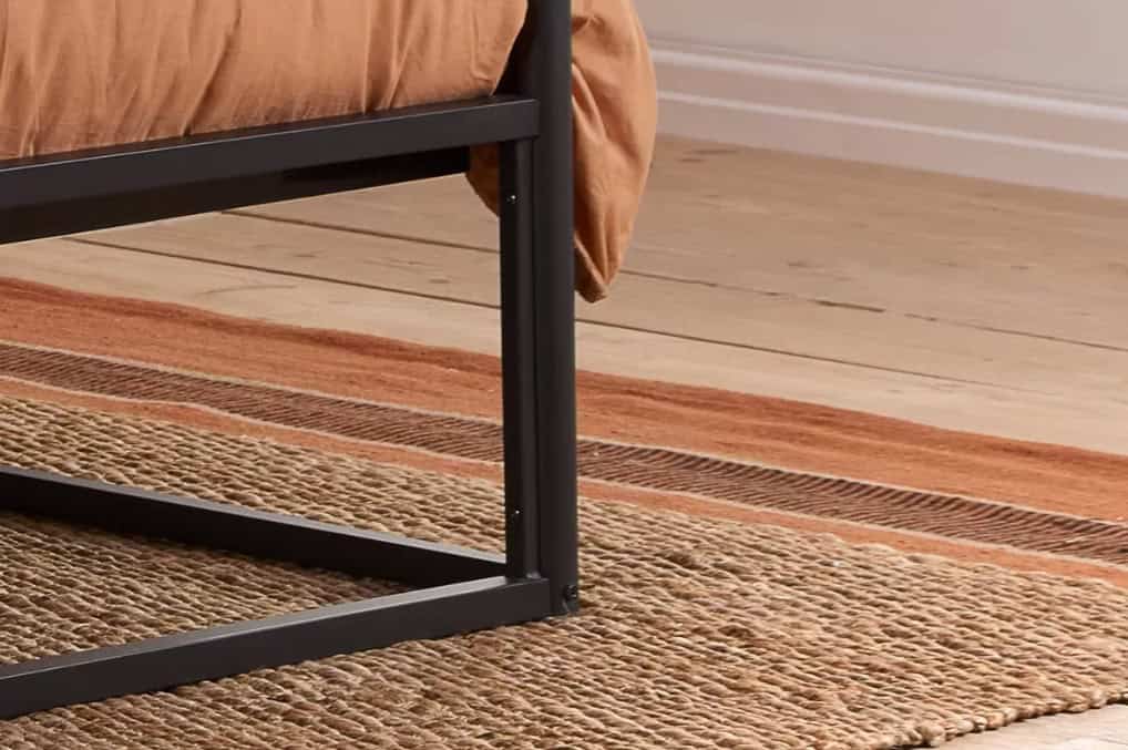 4ft6 Farringdon Four Poster Bedframe - Black - Image 3