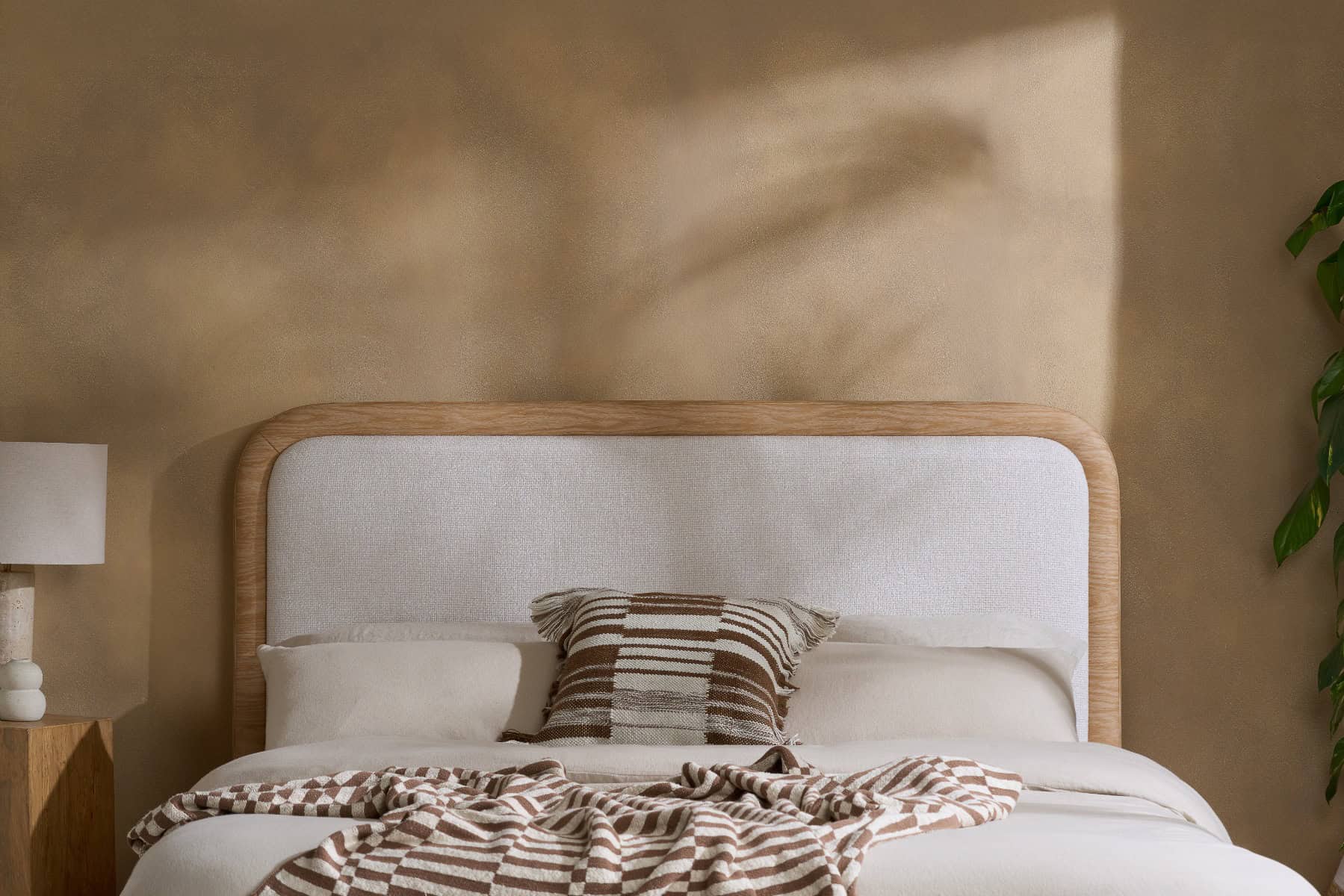 4ft6 Girona Bedframe - Image 10