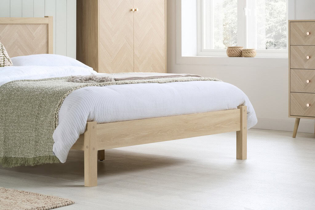 Herringford 5ft Bedframe - Oak - Image 2