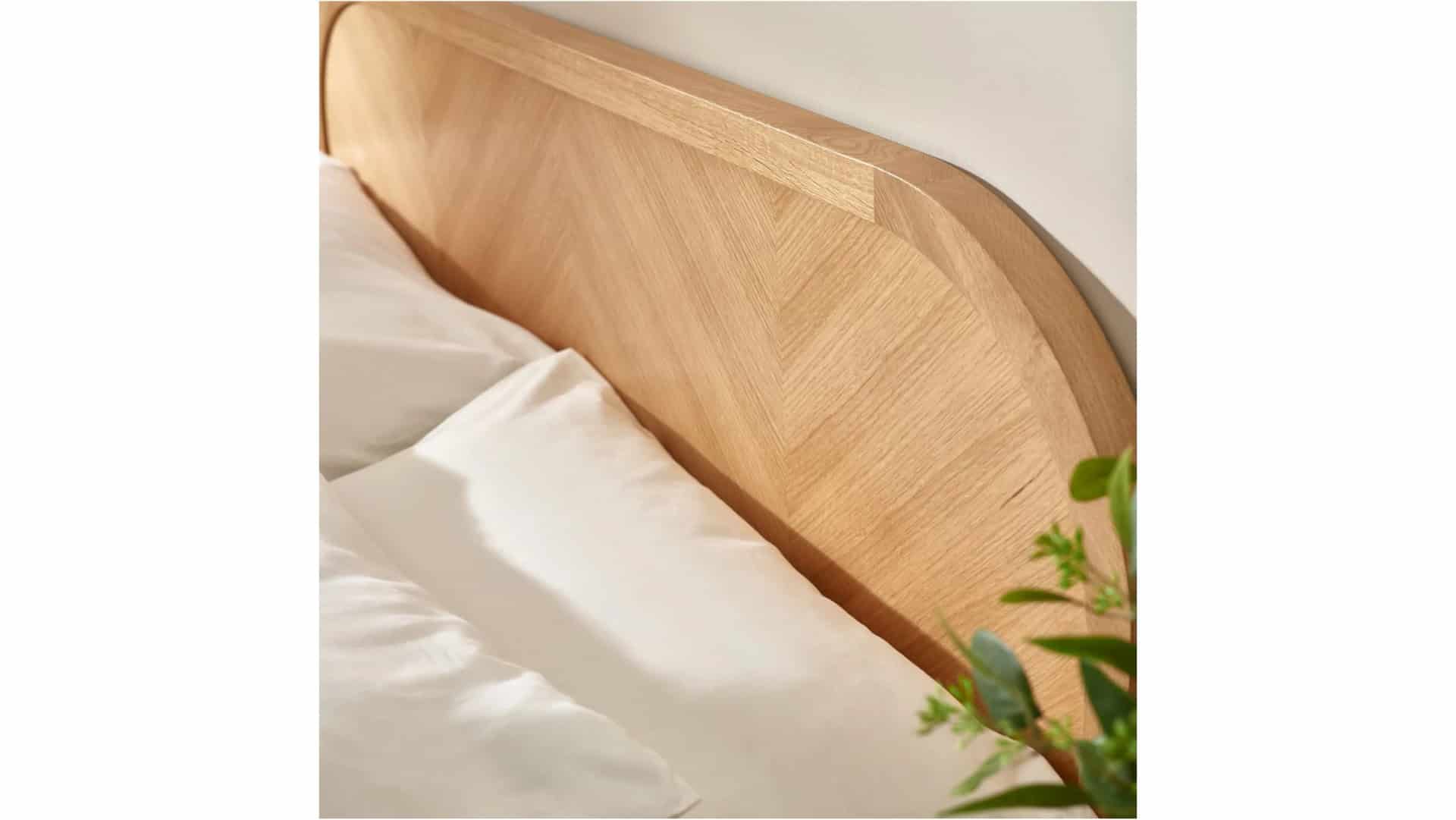 Milton Chevron 4ft6 Bedframe - Oak - Image 3