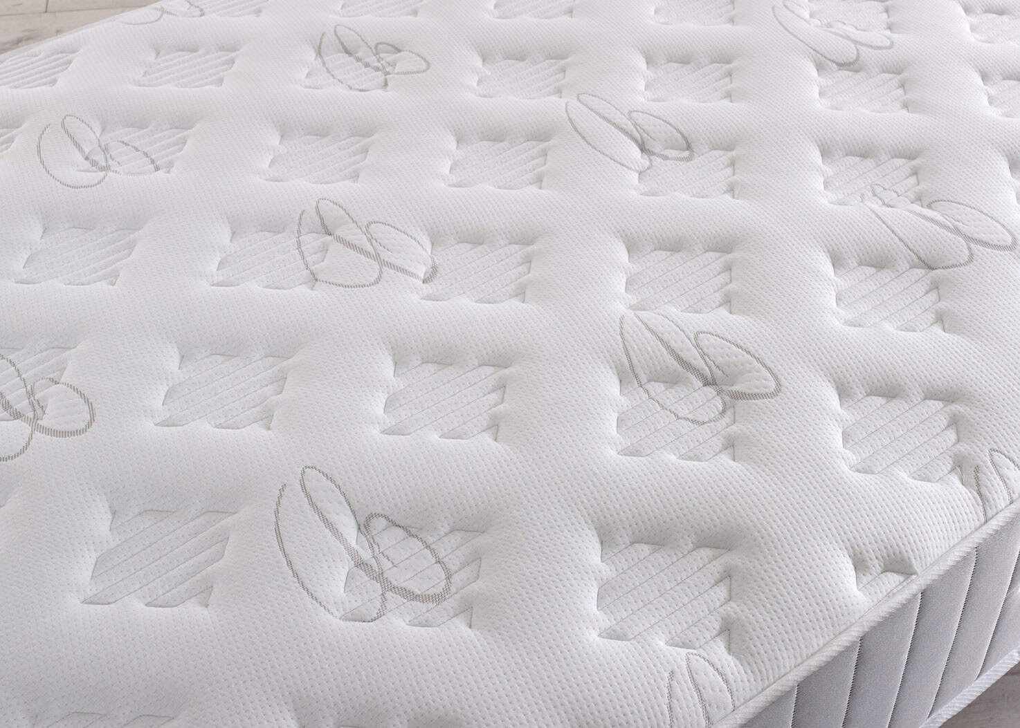 Edgar & Jones 4ft6 Therafirm Mattress - Image 4