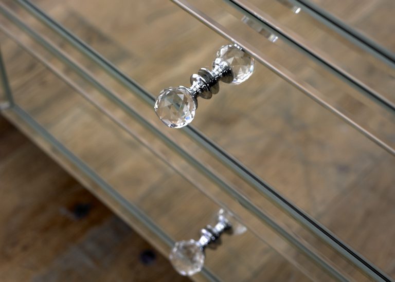 Valencia Mirrored 3 Drawer Chest - Image 3